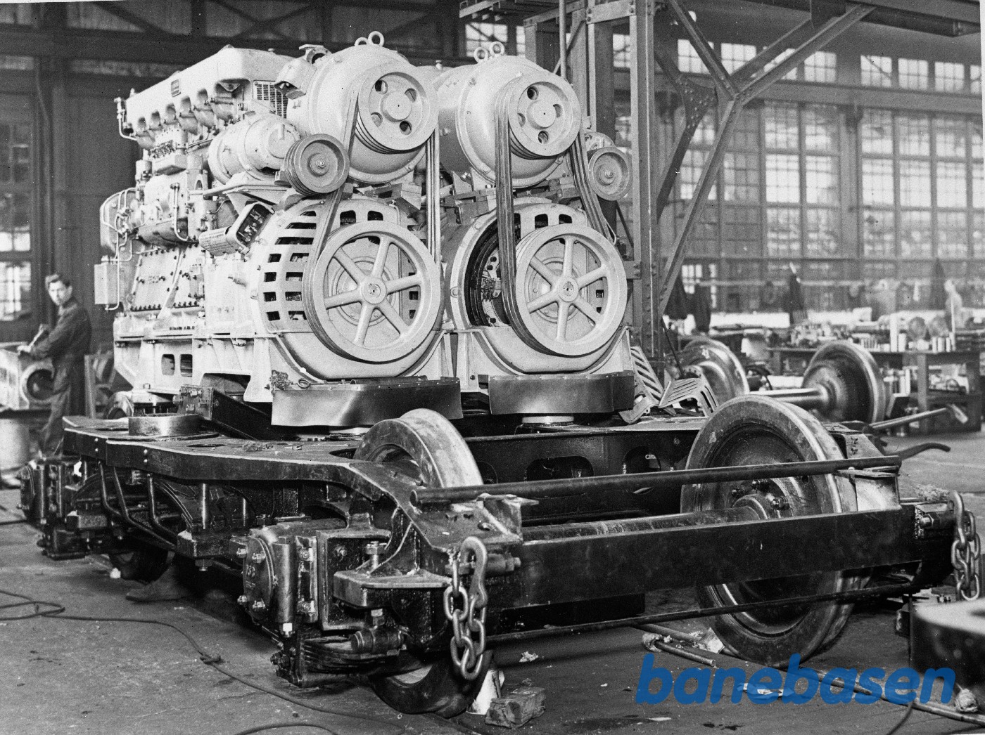 MS lyntog. Motorbogie i Frichs værkstedshal MS lyntog. Motorbogie i Frichs værkstedshal
