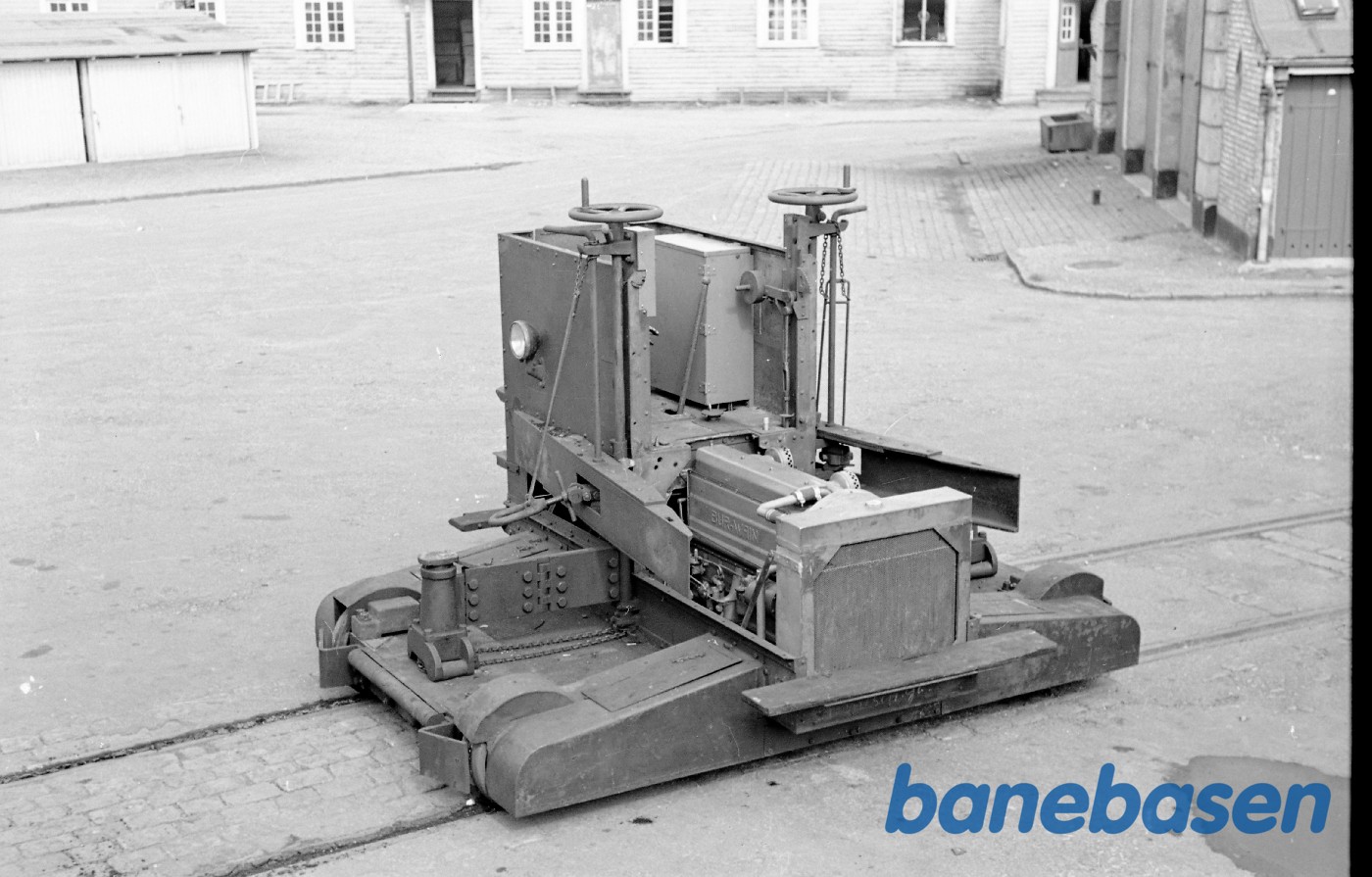 DSB traktor 52 ombygget med en BurWain-dieselmotor DSB traktor 52 ombygget med en BurWain-dieselmotor