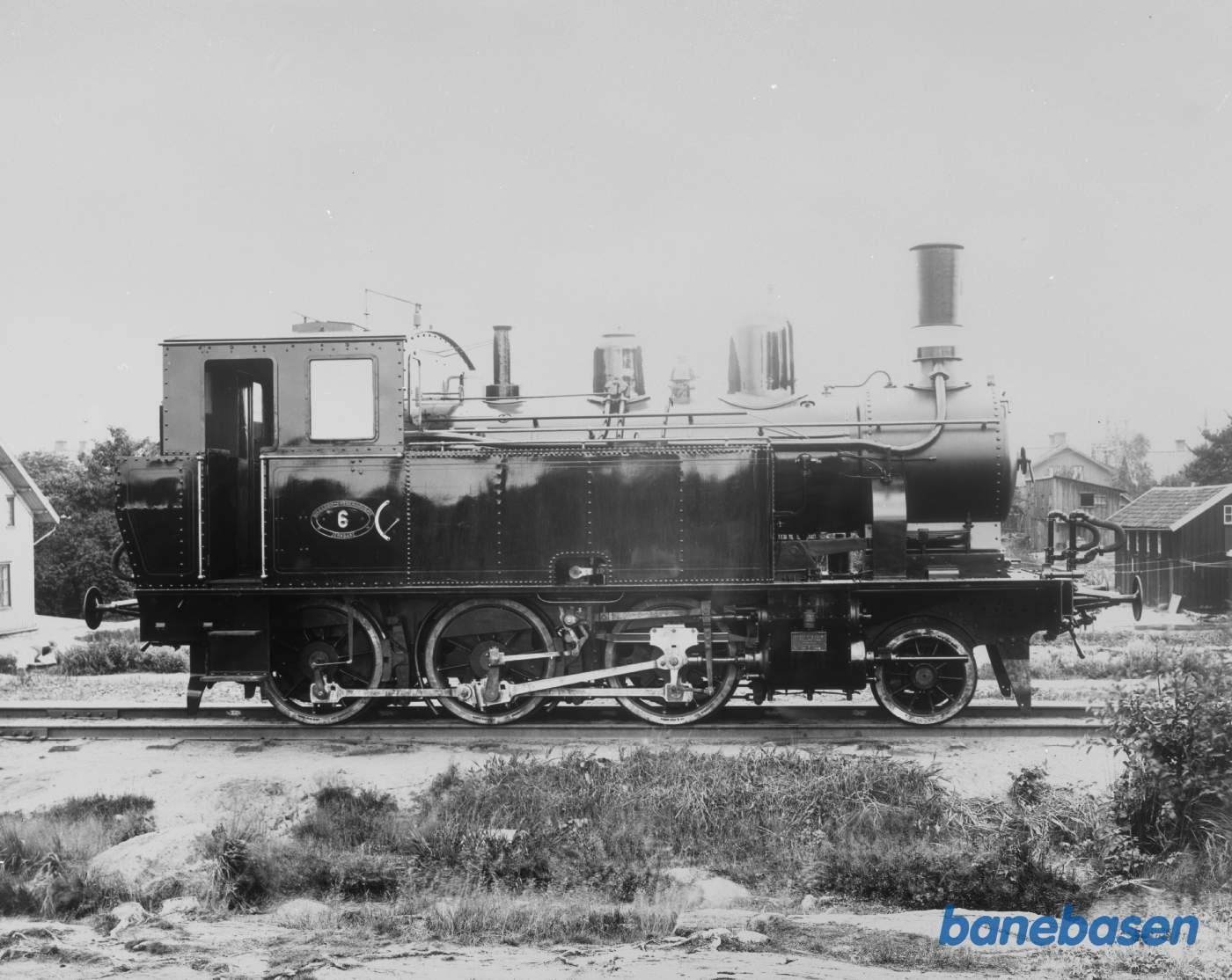 Fabriksfoto af damplokomotiv nr. 6 til Hillerød-Frederiksværk - Hundested Jernbane