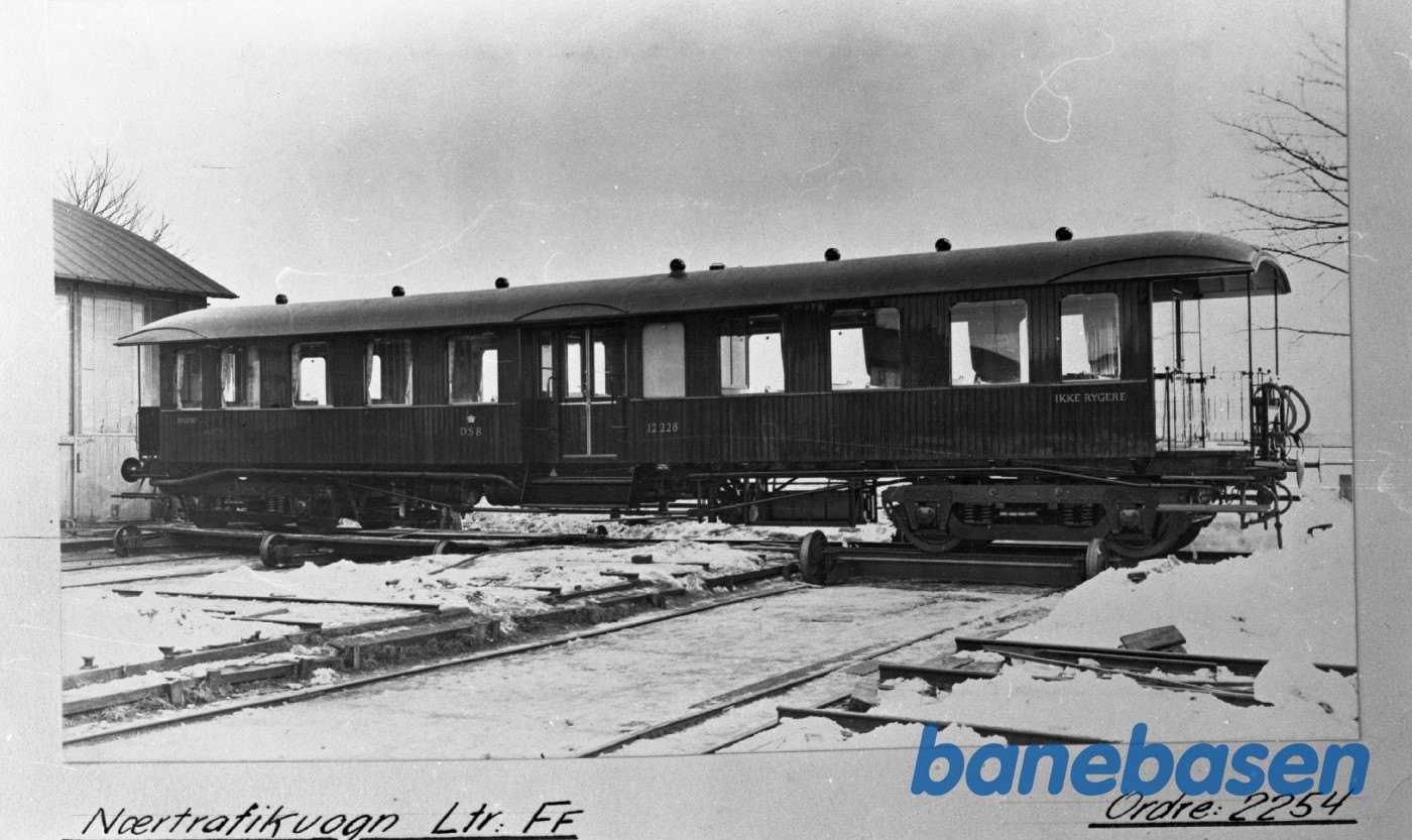 DSB. Midtindgang til Nærtrafikvogn Ltr FF DSB. Midtindgang til Nærtrafikvogn Ltr FF