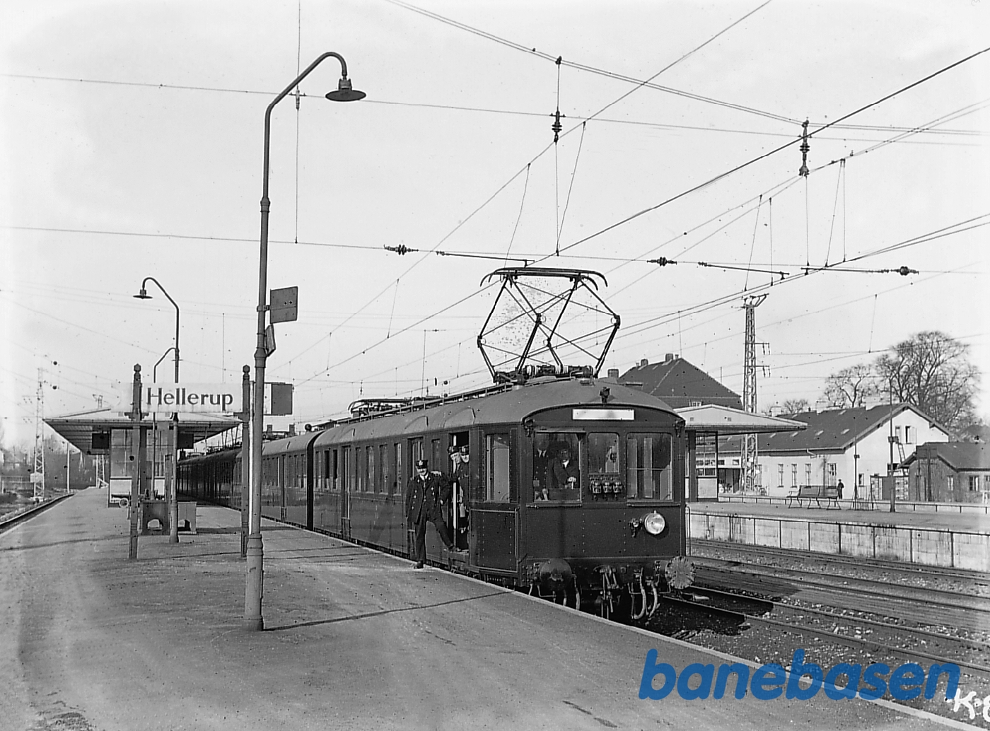 Hellerup - prøvetog klar til afgang mod Vanløse / Frederiksberg Hellerup - prøvetog klar til afgang mod Vanløse / Frederiksberg