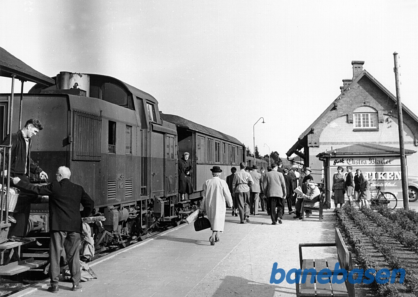 Styrevognstog ankommet fra Slangerup. M 2 blev overtaget af DSB, men ikke omnummereret Styrevognstog ankommet fra Slangerup. M 2 blev overtaget af DSB, men ikke omnummereret