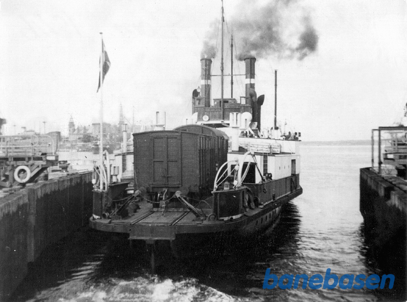 Dampærgen "Dan" under afsejling Dampærgen "Dan" under afsejling