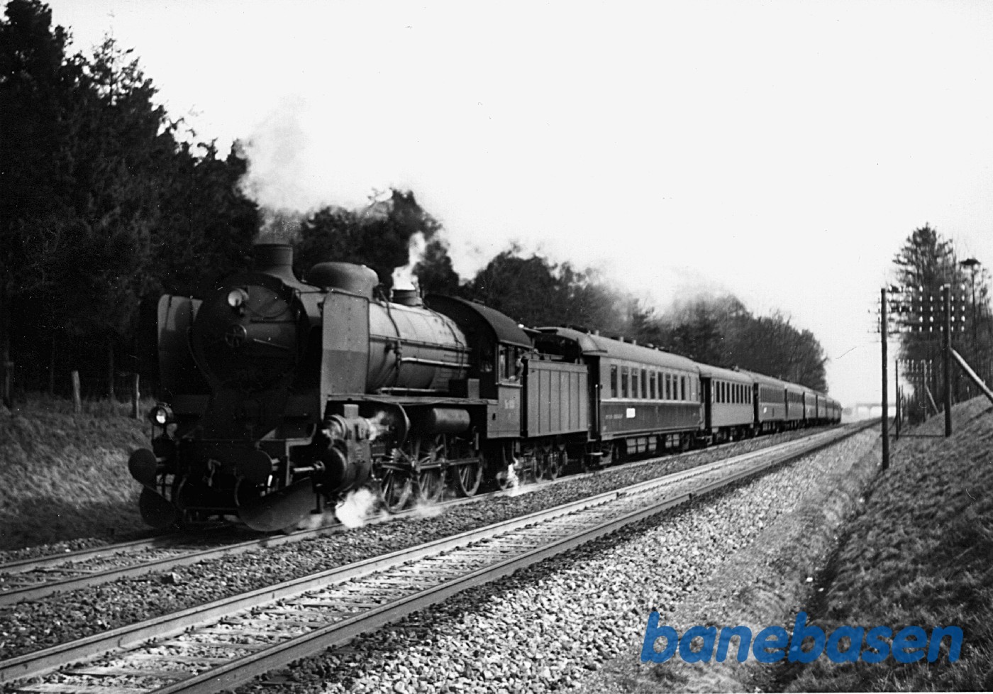 Nordekspres fra Nyborg på vej op ad Hjulby Bakke Nordekspres fra Nyborg på vej op ad Hjulby Bakke