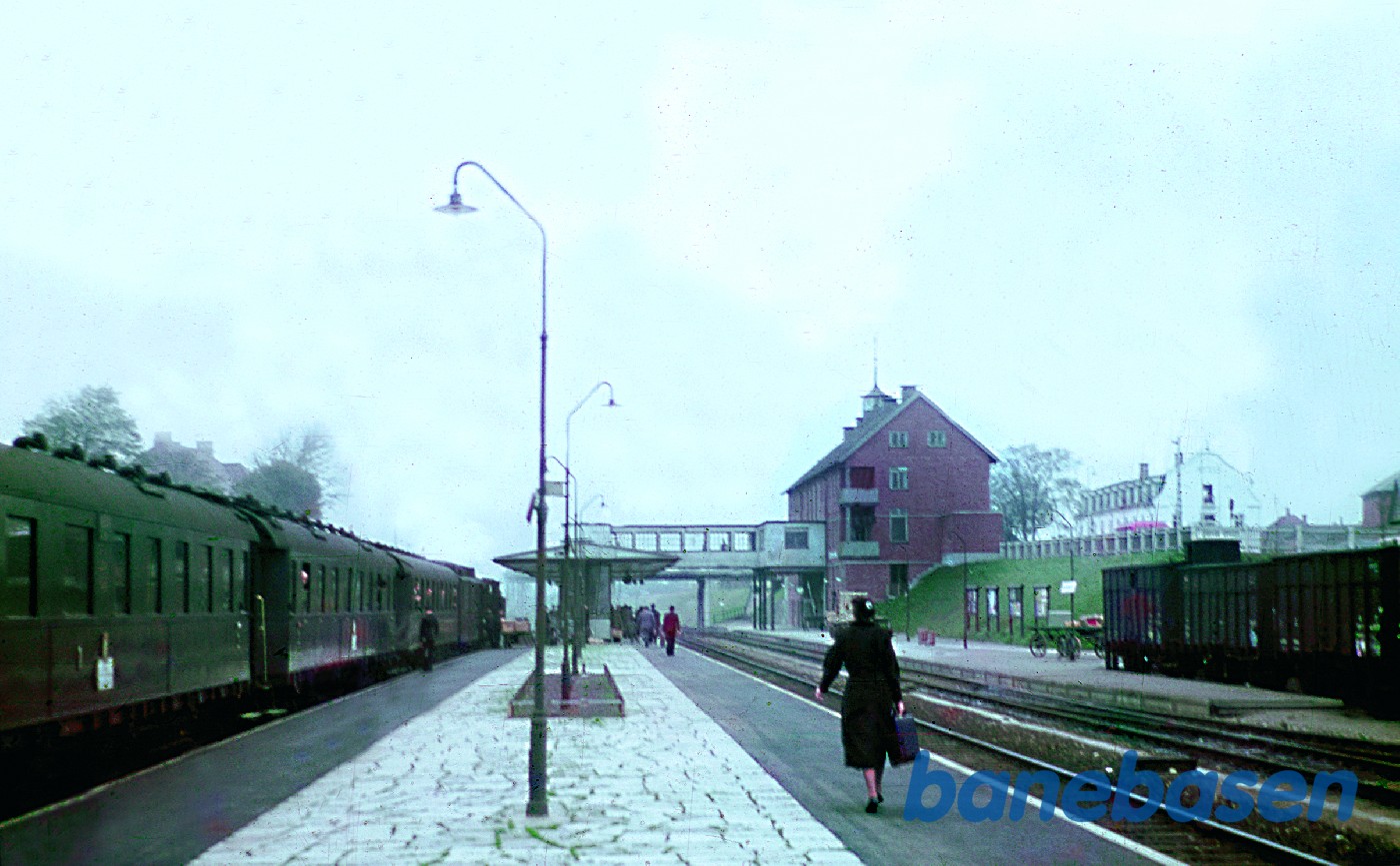 Tog med tysk materiel på vej mod København Tog med tysk materiel på vej mod København