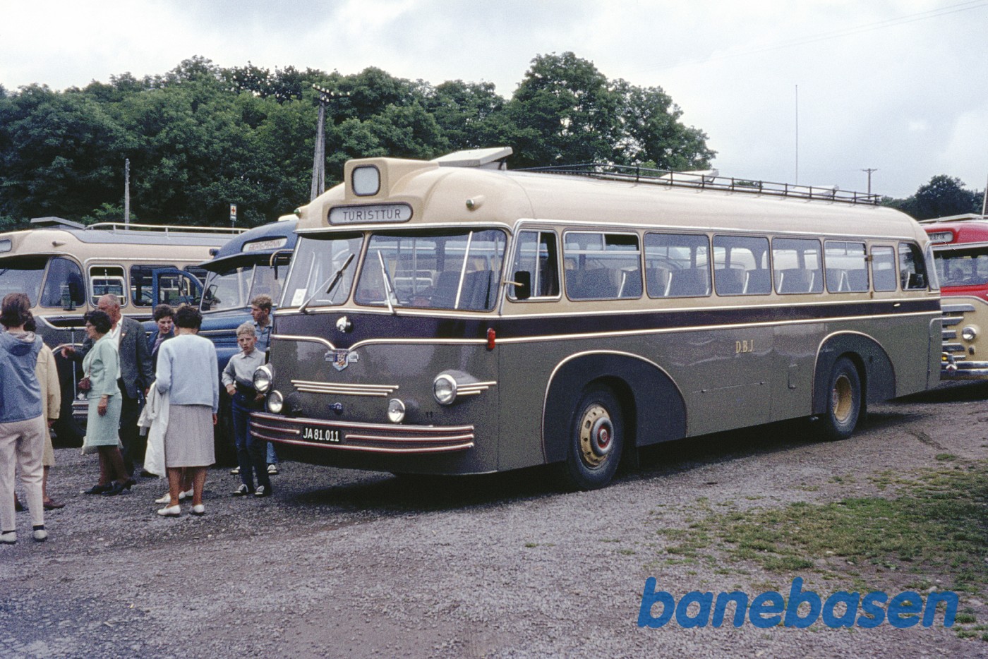 DBJ-rutebil beskiltet "Turisttur" DBJ-rutebil beskiltet "Turisttur"