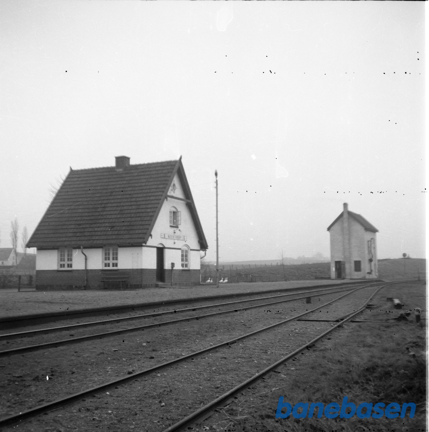 Stationsbygning og vandtårn Stationsbygning og vandtårn