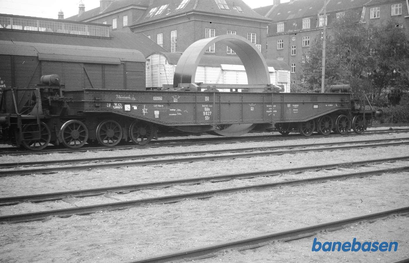 Forsænket sværgodsvogn