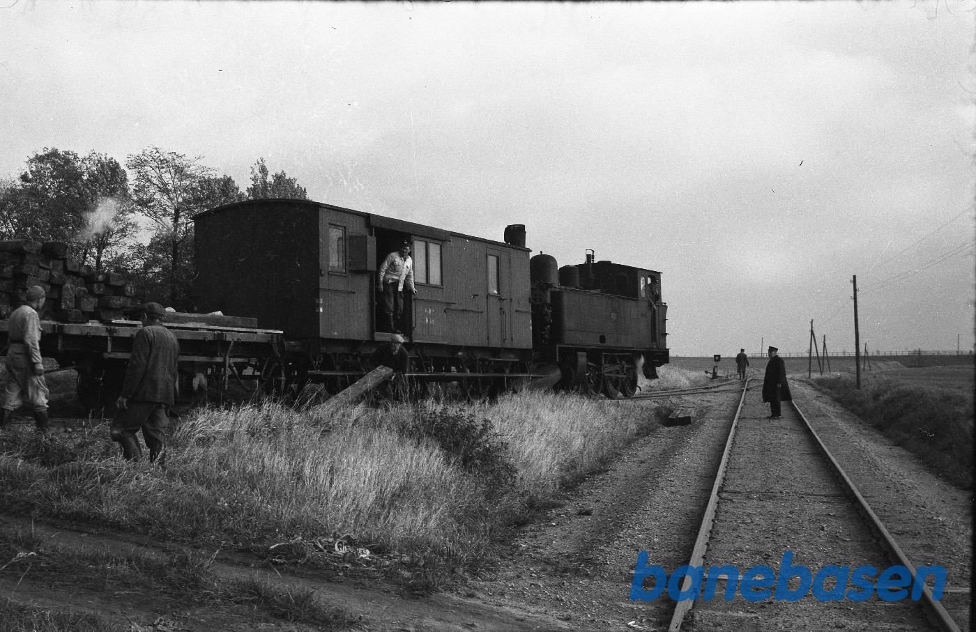 Damploko nr. 11 med arbejdstog Damploko nr. 11 med arbejdstog