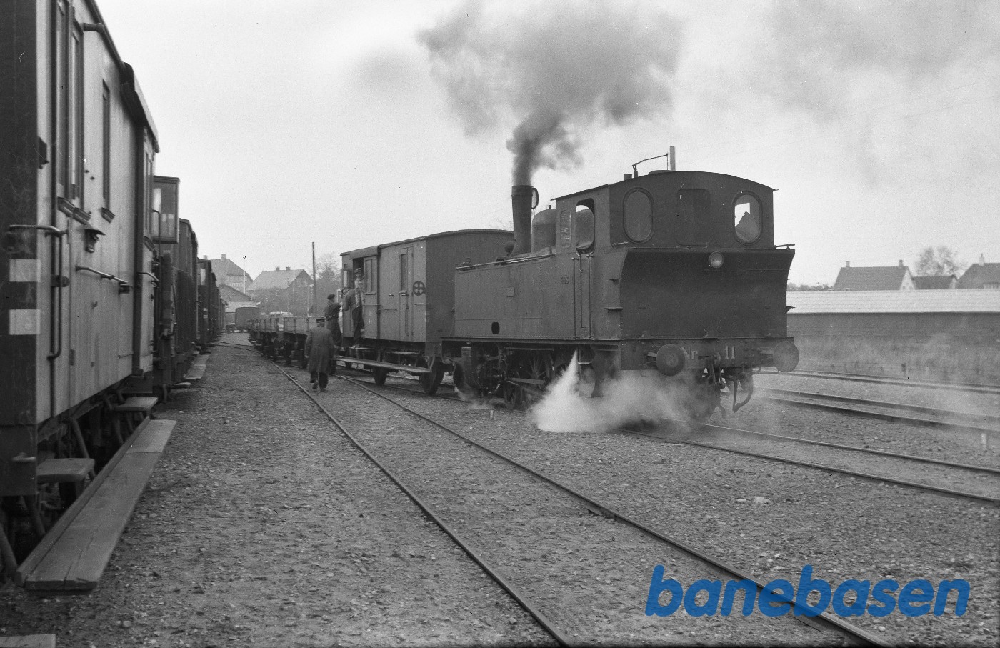 Damploko nr. 11 med arbejdstog Damploko nr. 11 med arbejdstog