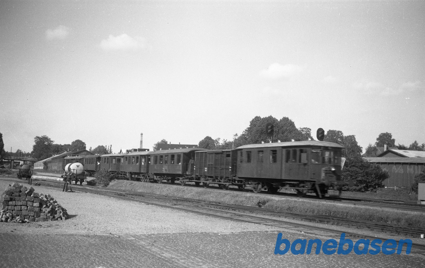 Stort tog med flere Triangel-motorvogne Stort tog med flere Triangel-motorvogne