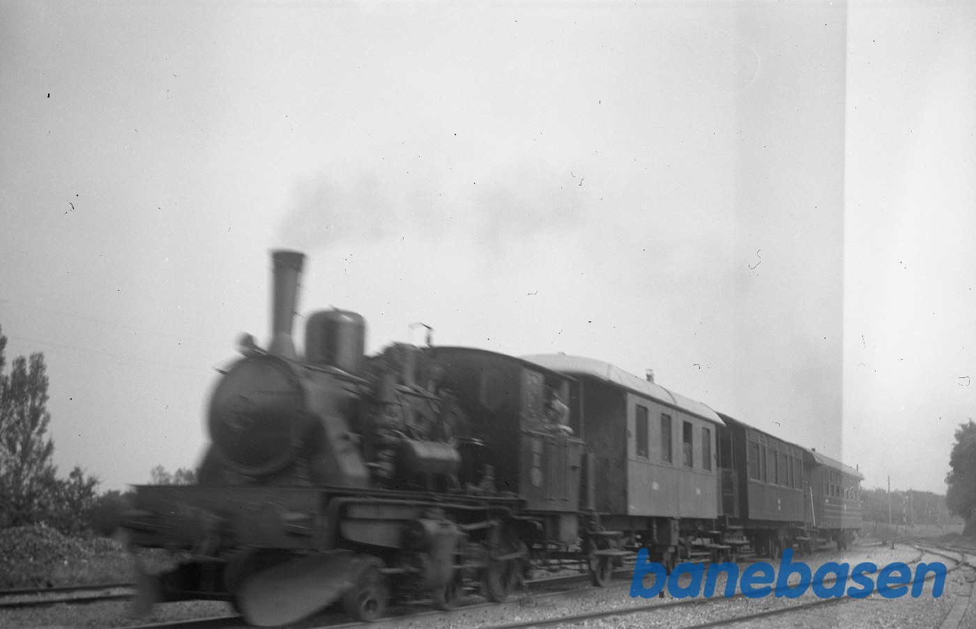 Damploko 5 med tog Damploko 5 med tog