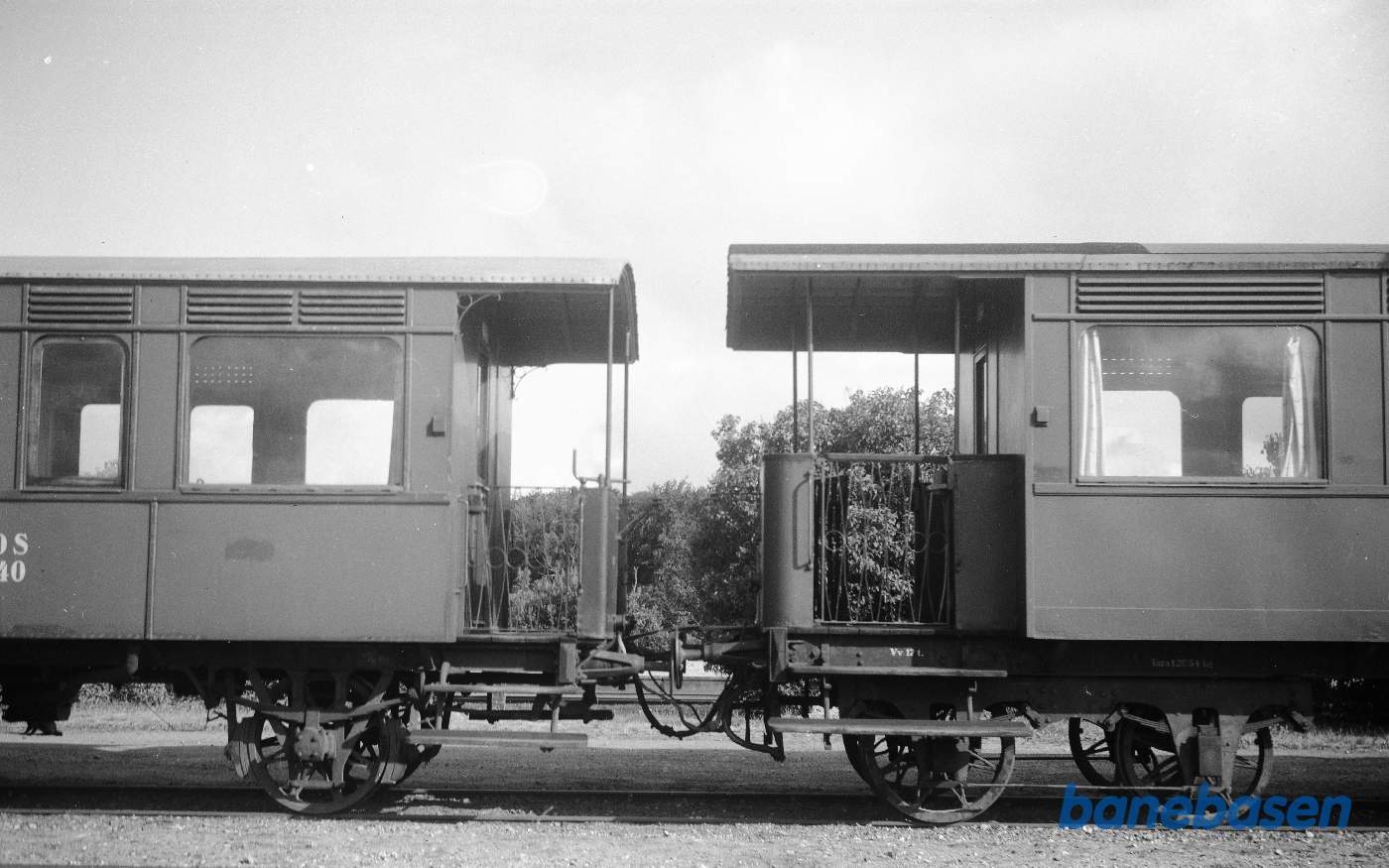 C 40 + B 11 endeperroner