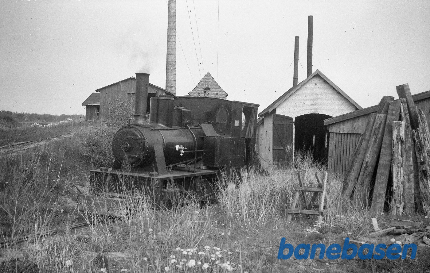 Damplokomotiv, Maffei 4003/1919, ved remisen Damplokomotiv, Maffei 4003/1919, ved remisen