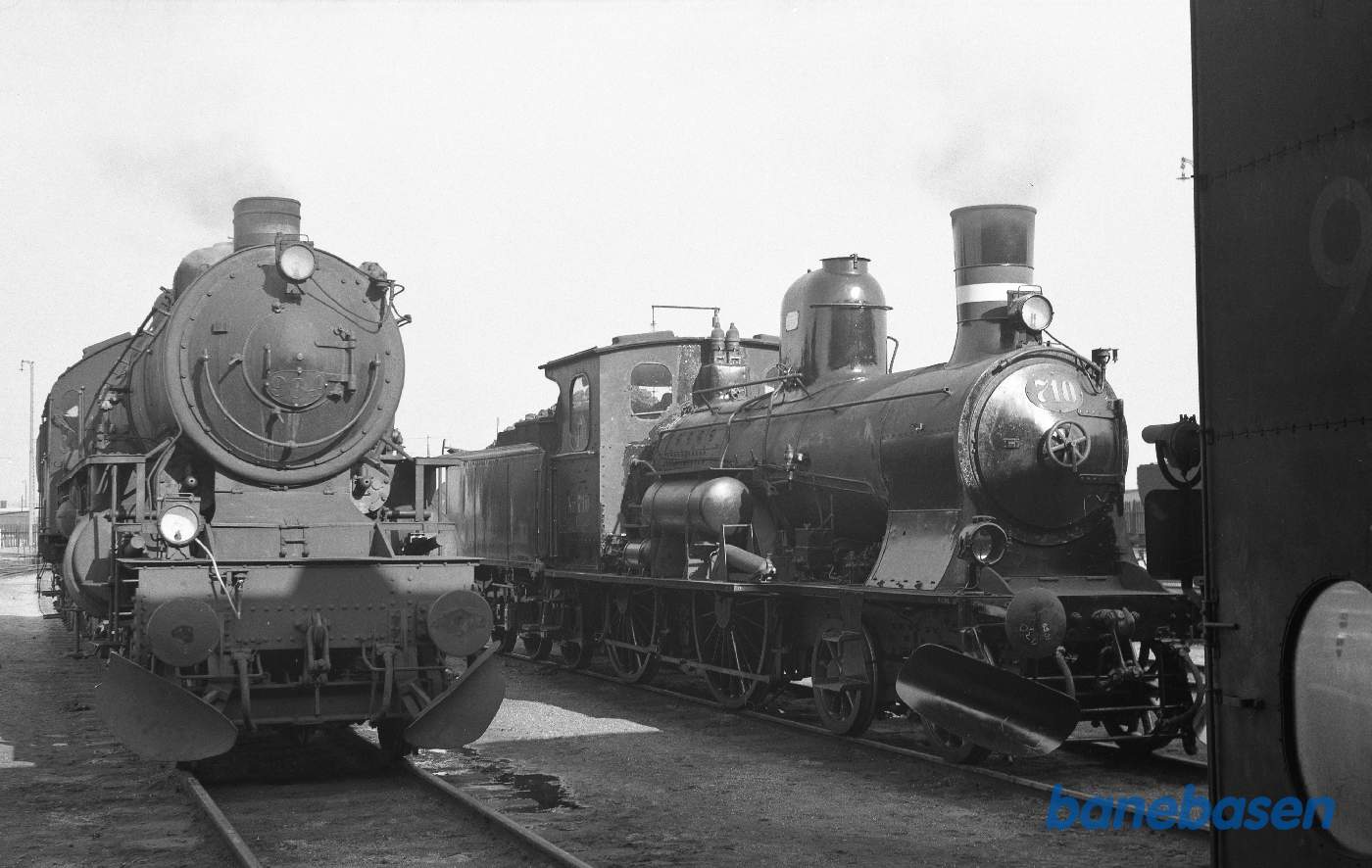 Damplokomotiver E 984 og C 710 Damplokomotiver E 984 og C 710