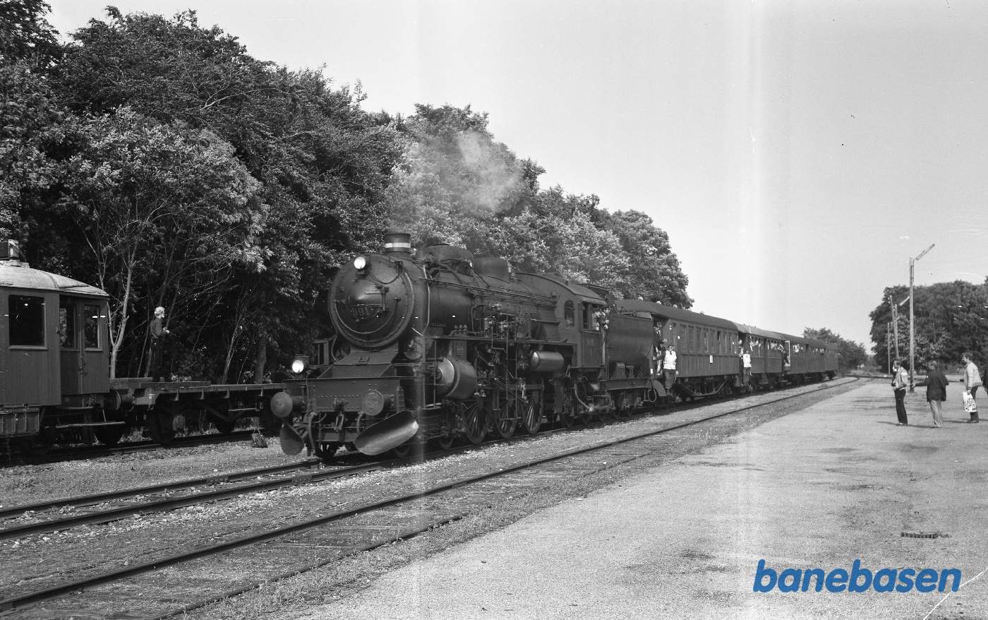 E 991 med veterantog