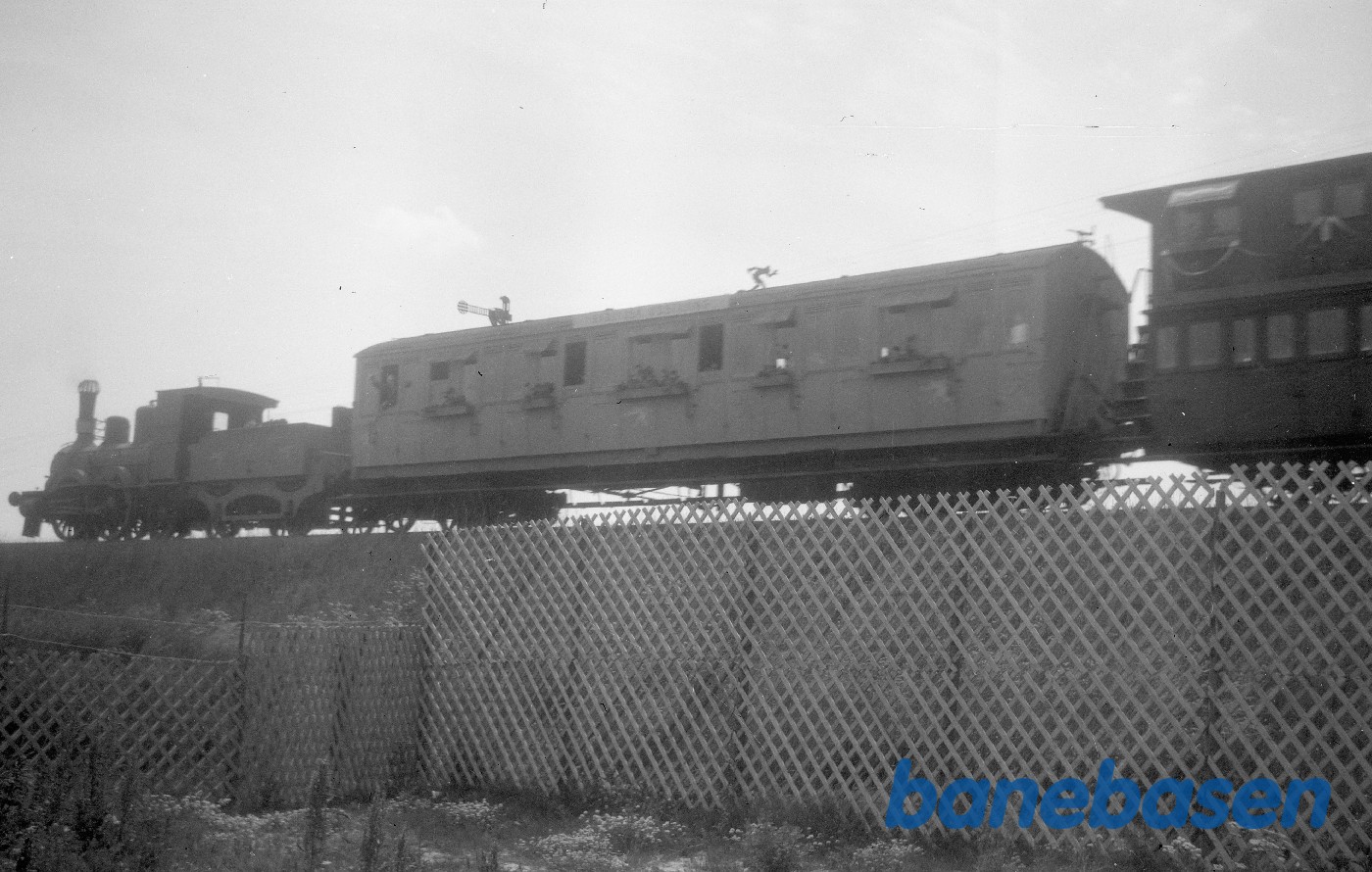 "Troldetoget" med bl.a. damploko VaGJ nr. 2 og DSB CO 10498 "Troldetoget" med bl.a. damploko VaGJ nr. 2 og DSB CO 10498