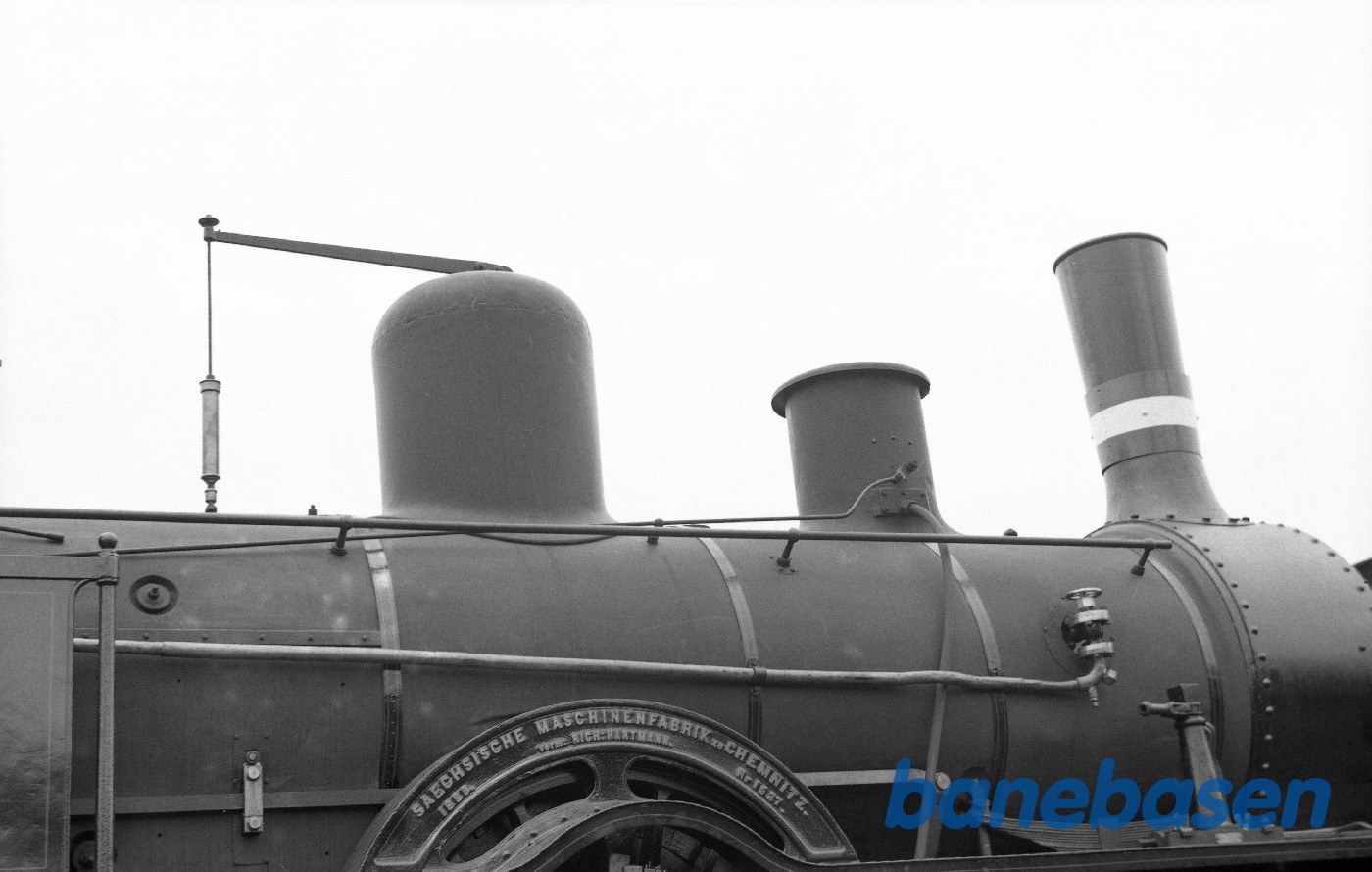 Damplokomotiv FS 263, kedel, skorsten dom m.m. ,højre side Damplokomotiv FS 263, kedel, skorsten dom m.m. ,højre side