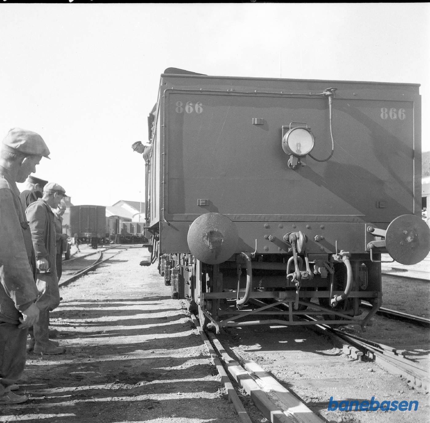 D 866 afsporet med tender