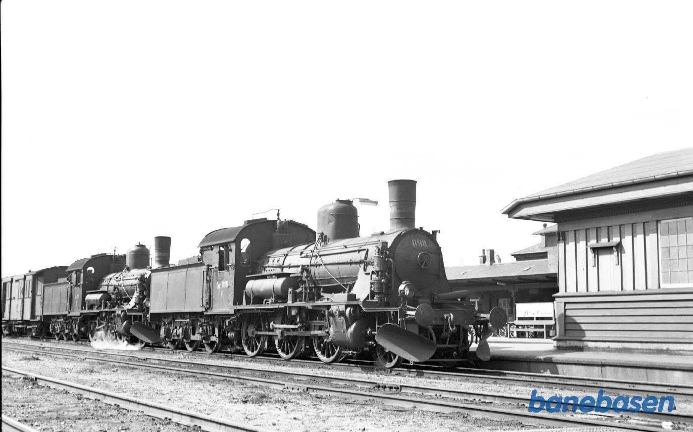 D 898 + D 893 med ballasttog