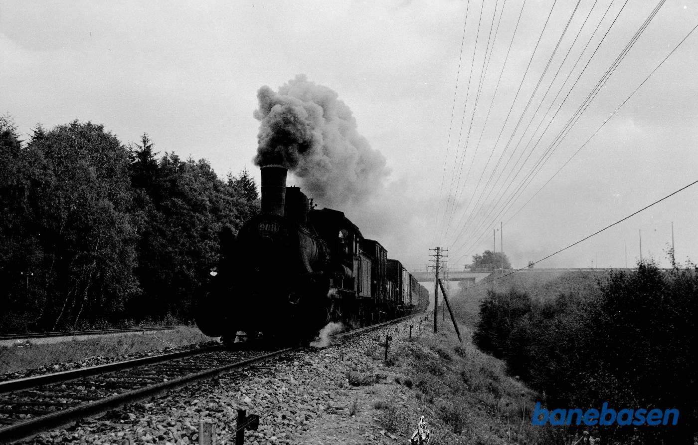 D 900 med godstog ved Silkeborg