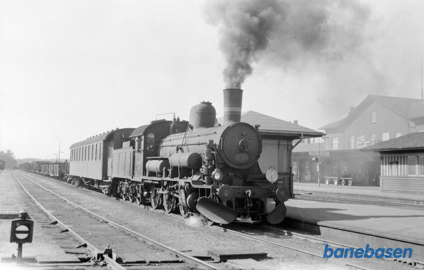 D 846 med ballasttog