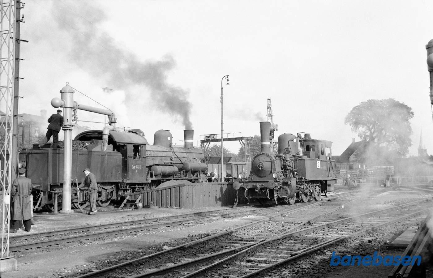 D 830 + F 482 i kulgården