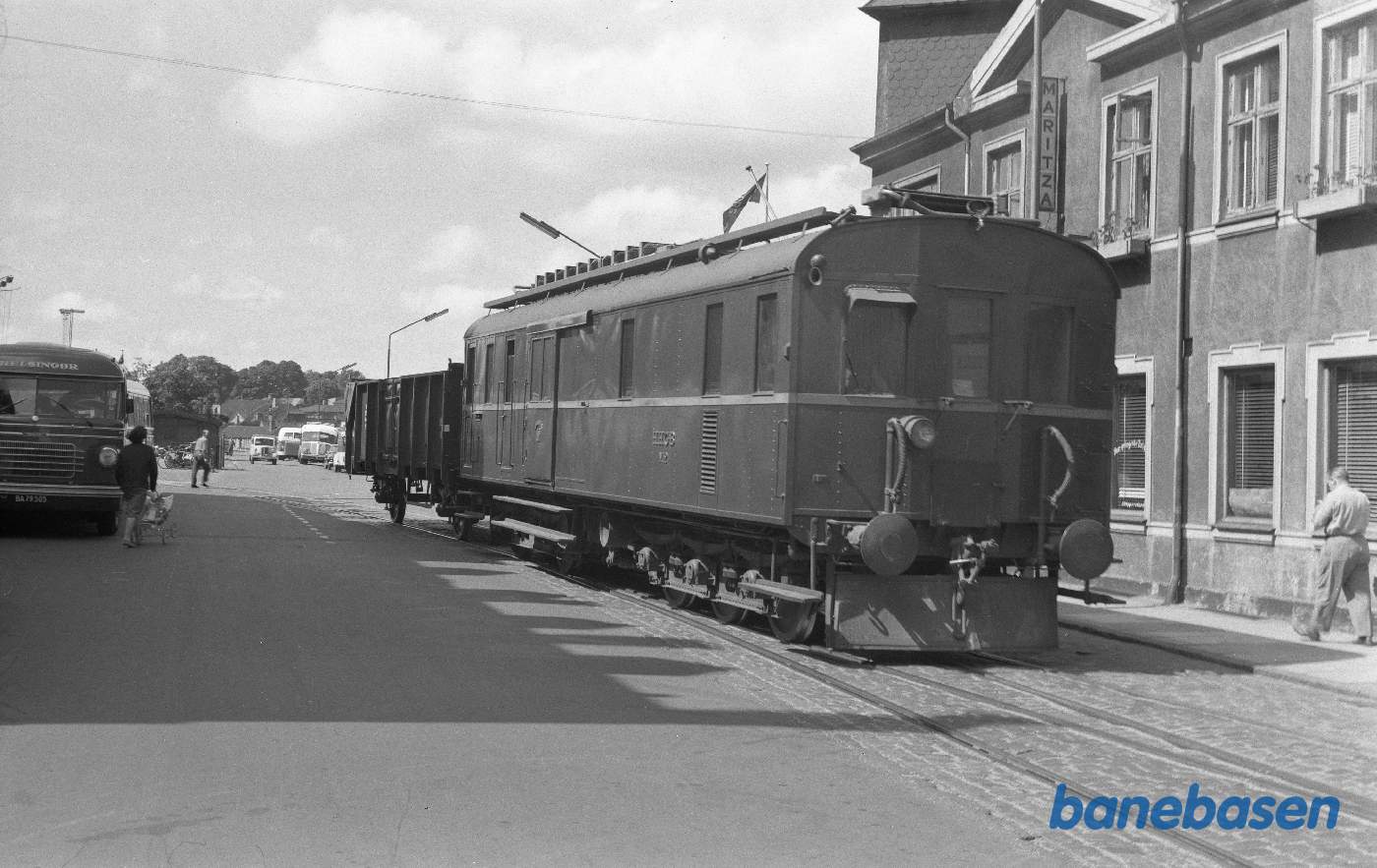 M 2 med åben godsvogn