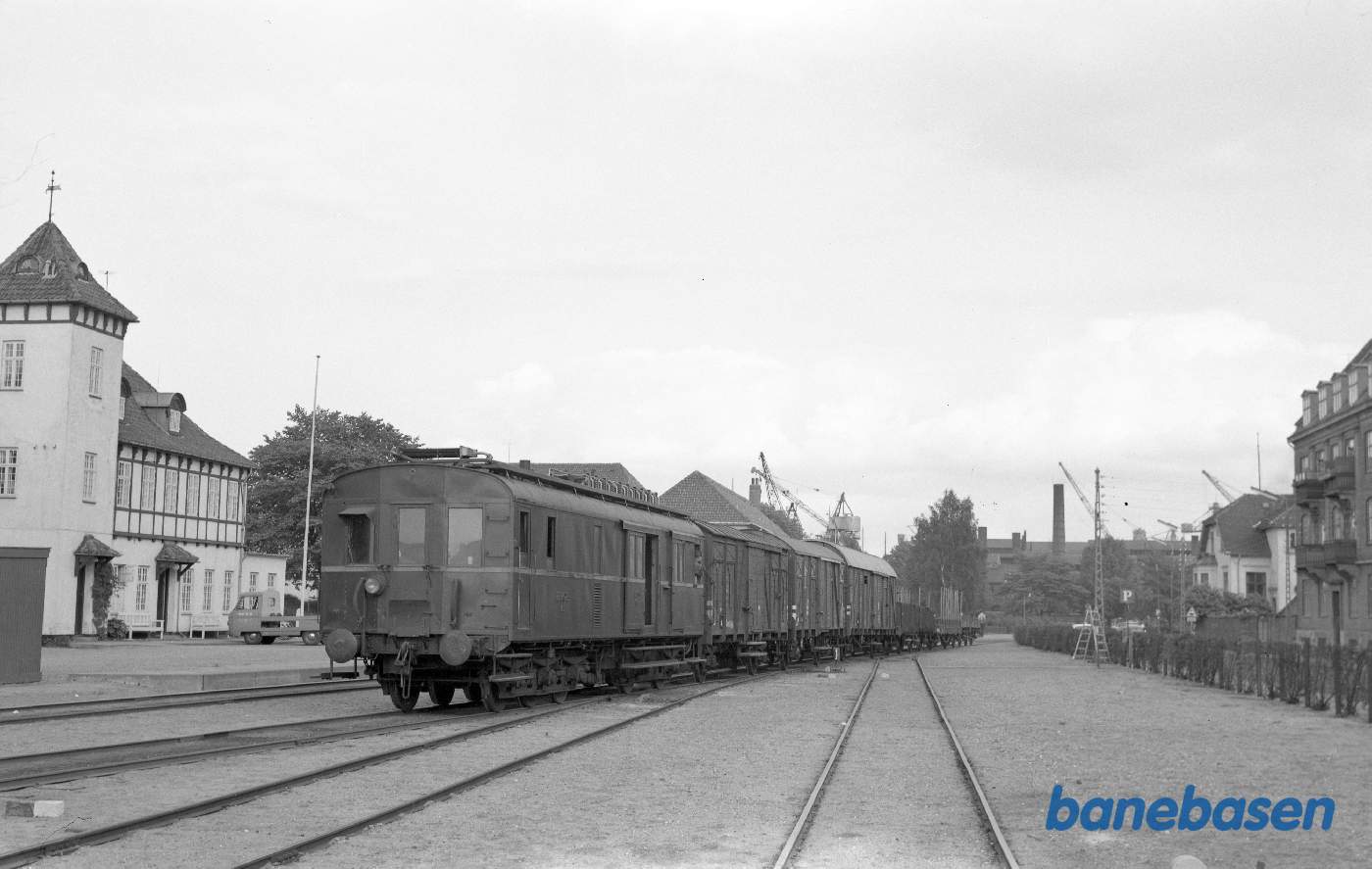 M 2 med godstog M 2 med godstog