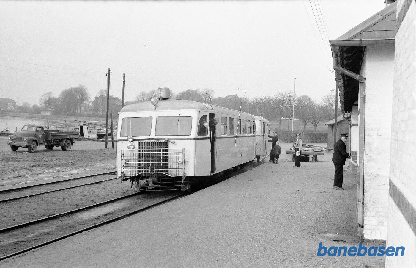 SM 4 + SB 1 SM 4 + SB 1