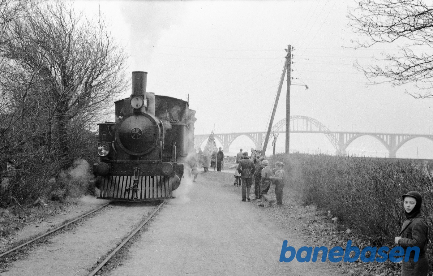 Damplokomotiv 2 med udflugtstog for DMJK Damplokomotiv 2 med udflugtstog for DMJK