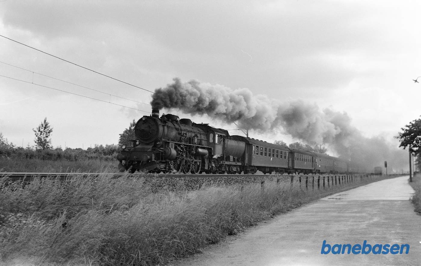 E-maskine med tog 147 ved Glostrup