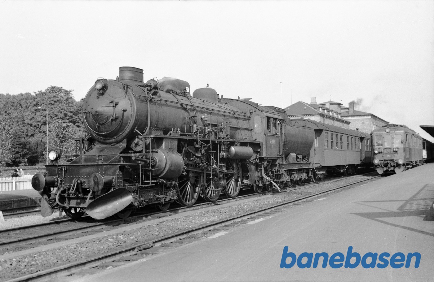 E 986 med persontog til Kalundborg E 986 med persontog til Kalundborg