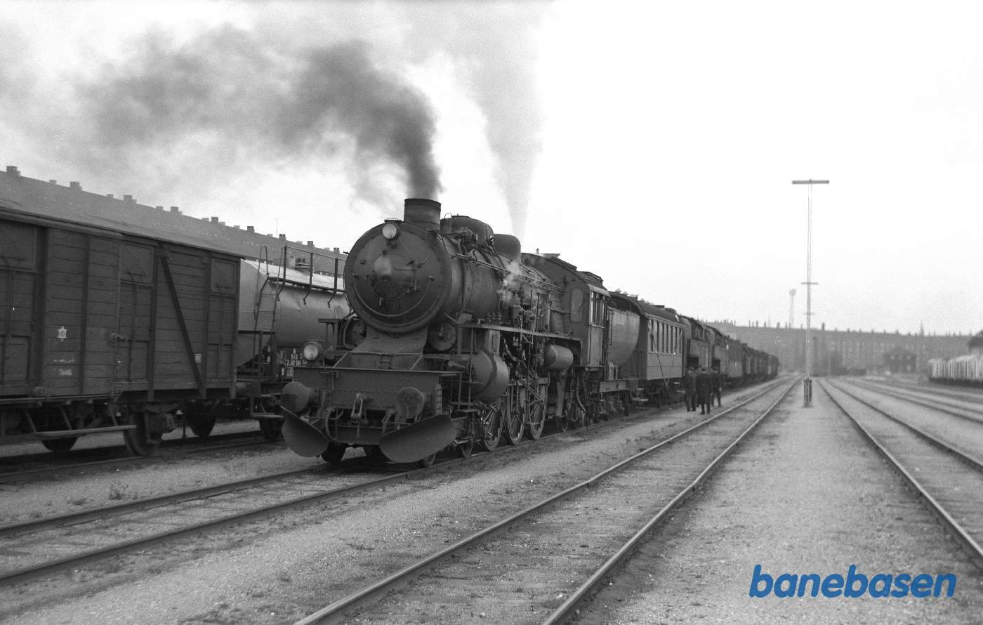 E 983 + S 726 + S 731 + D 821 + D 836 + D 837 + K 539 + C 718 + F 459 + F 472 (på vej til Sorø) E 983 + S 726 + S 731 + D 821 + D 836 + D 837 + K 539 + C 718 + F 459 + F 472 (på vej til Sorø)