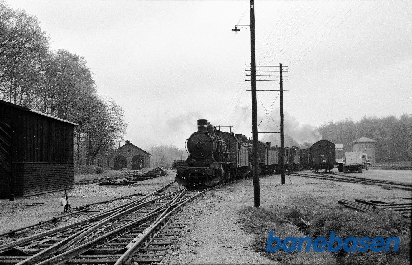 P 919 + P 916 + F 468 + F 460 + C 701 m.tender 719 (på vej til Sorø) P 919 + P 916 + F 468 + F 460 + C 701 m.tender 719 (på vej til Sorø)