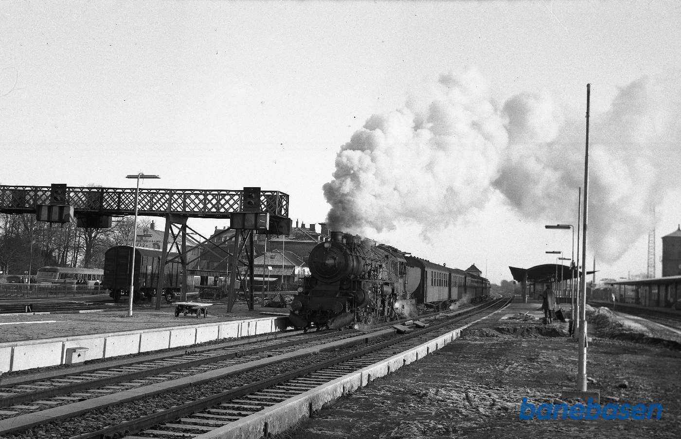 E 995 med persontog E 995 med persontog