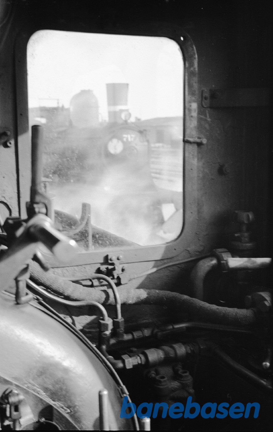 Vue fra førerplads gennem vindue mod C 717 Vue fra førerplads gennem vindue mod C 717