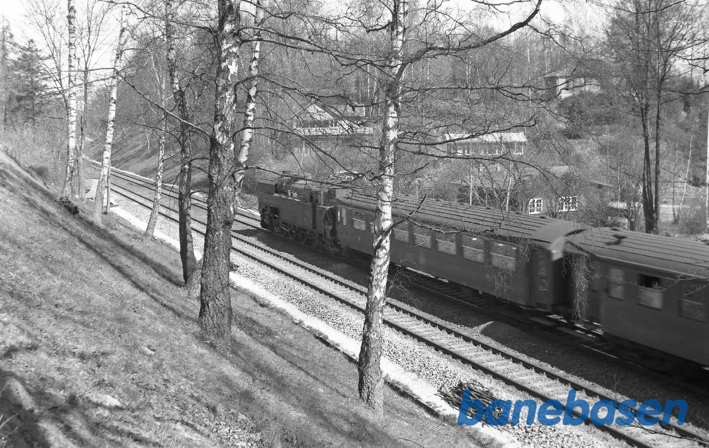 S-maskine med persontog mod Helsingør, ved km 44,3 S-maskine med persontog mod Helsingør, ved km 44,3