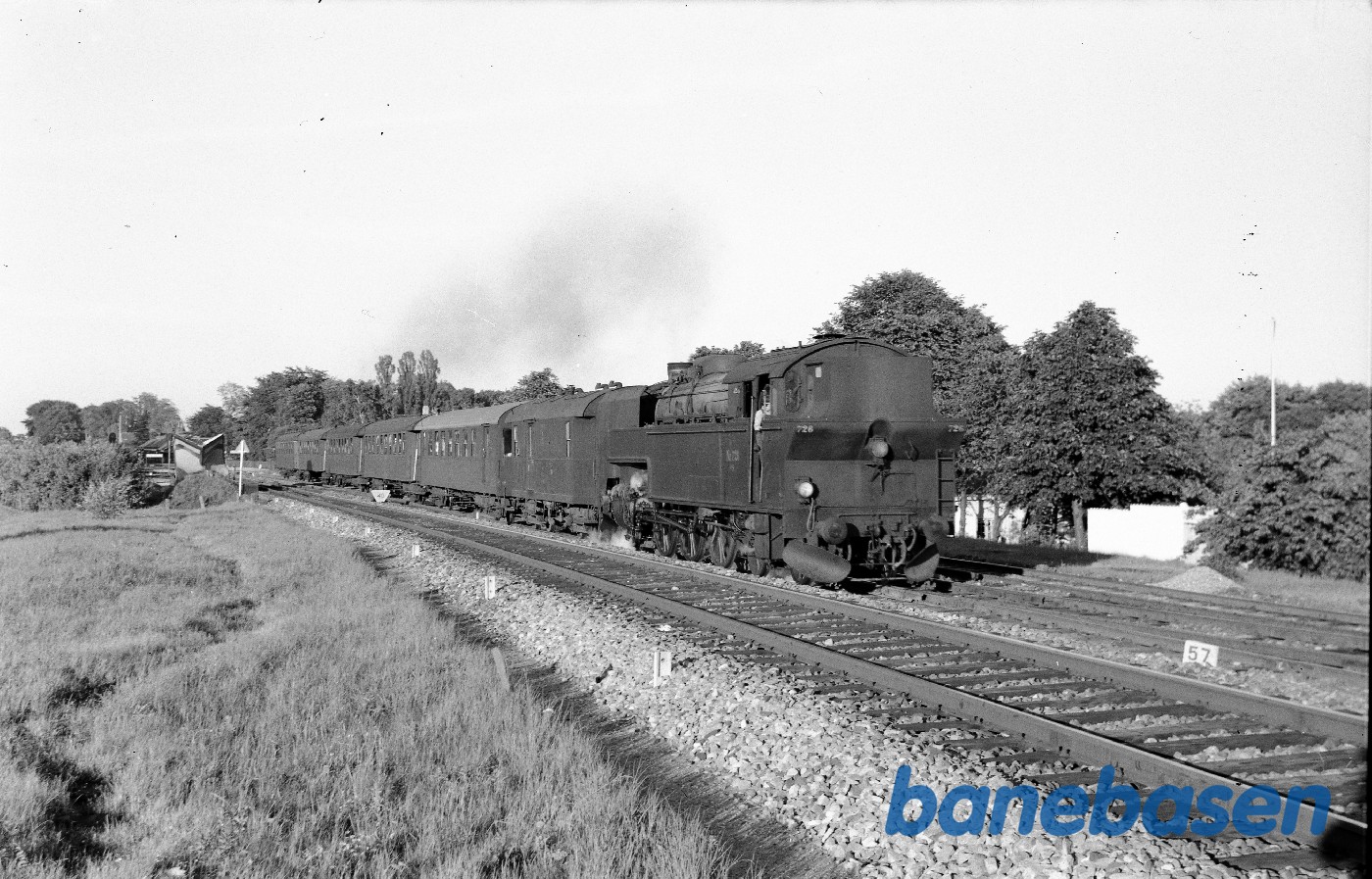 S 726 med tog 434 S 726 med tog 434