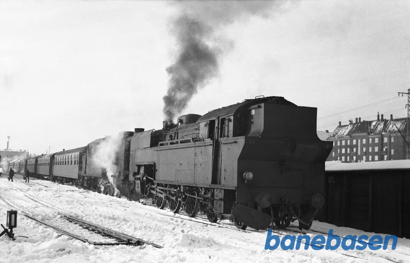 S 723 + 727 med personvogns-stamme på Belvedere S 723 + 727 med personvogns-stamme på Belvedere