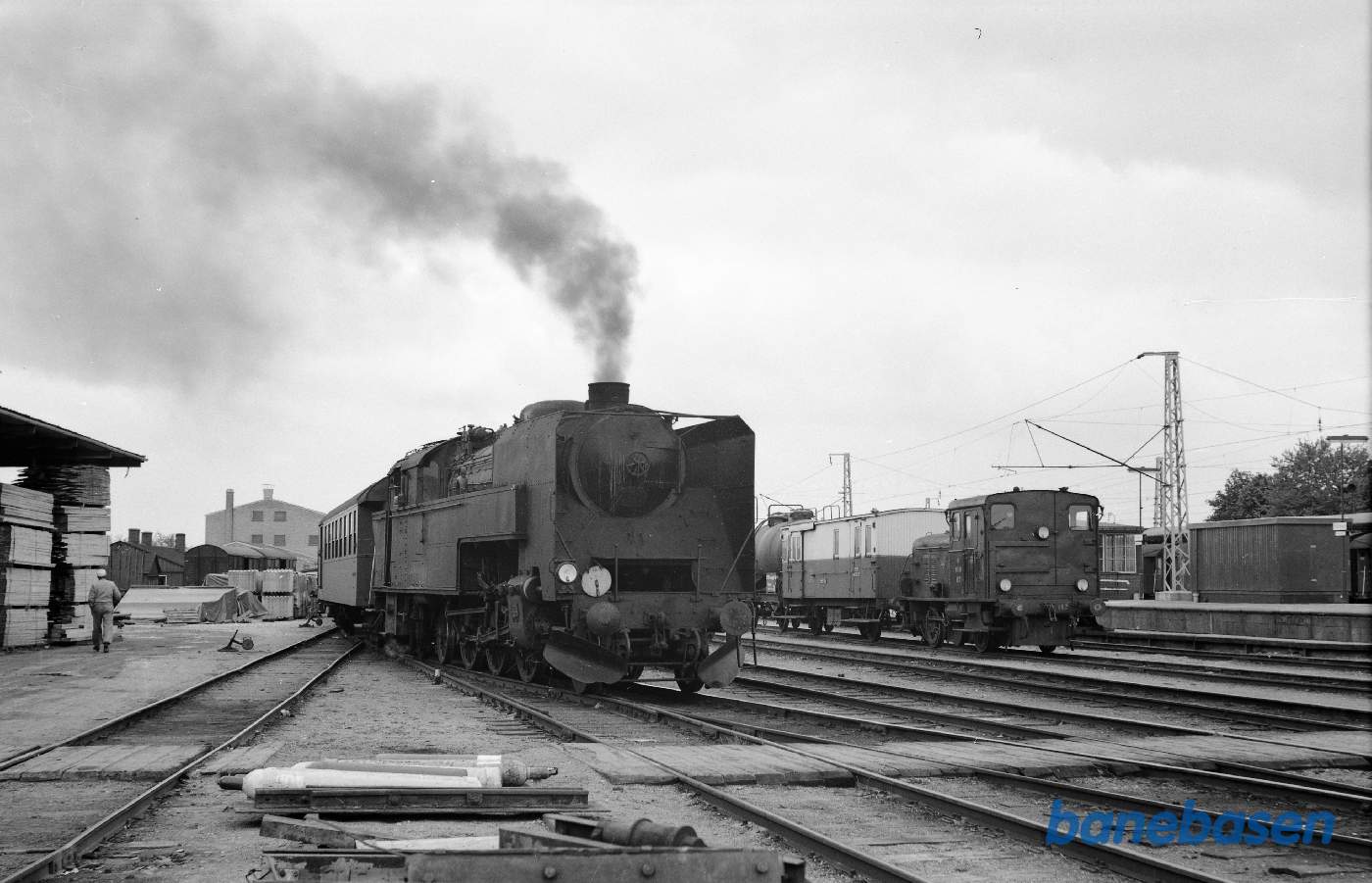 S-maskine med godstog rangerer S-maskine med godstog rangerer