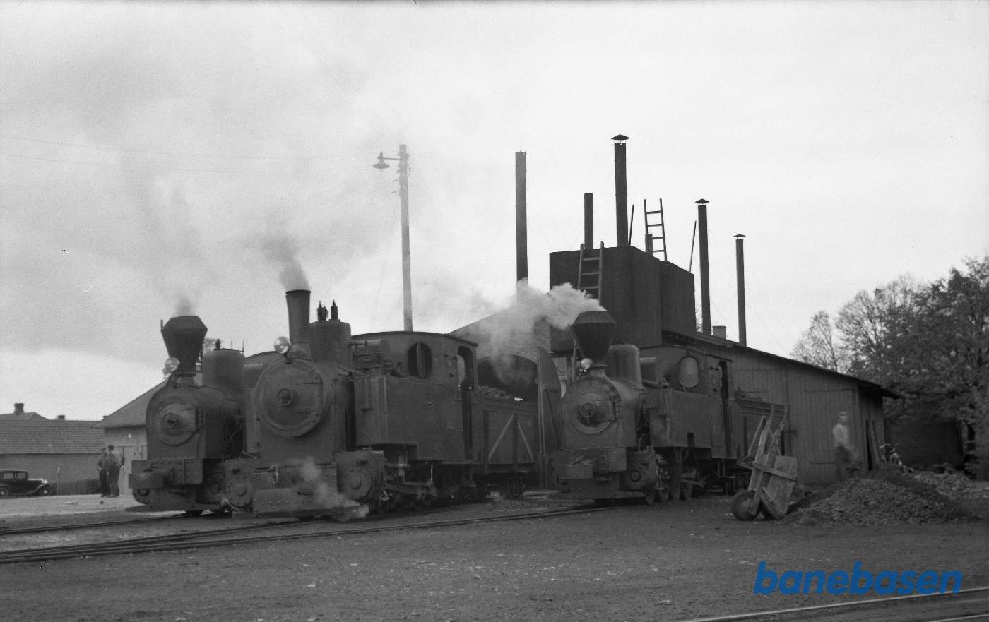 Damplokomotiver ved remisen Damplokomotiver ved remisen