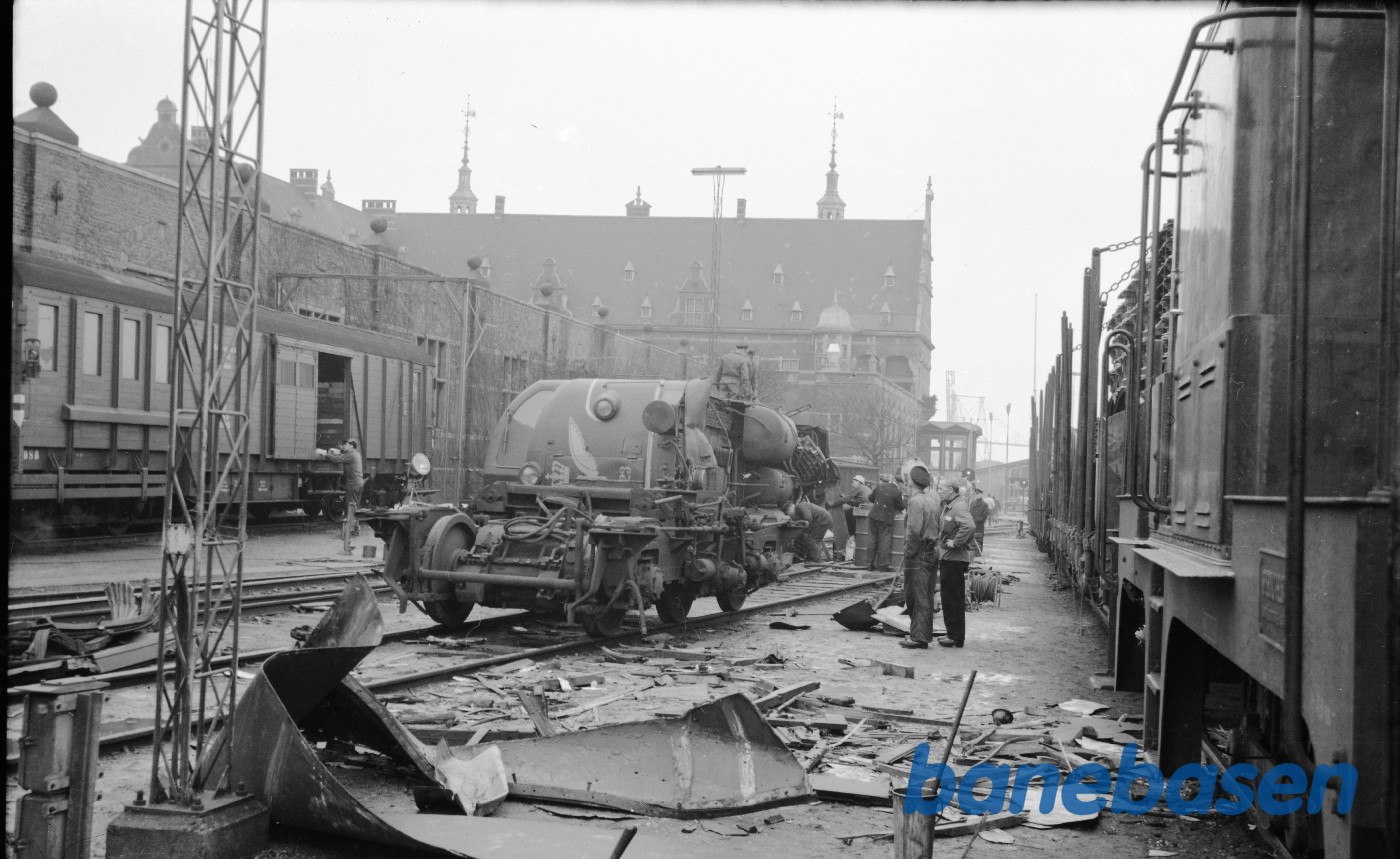 MY 1123 væltet efter påkørsel af stopbom MY 1123 væltet efter påkørsel af stopbom