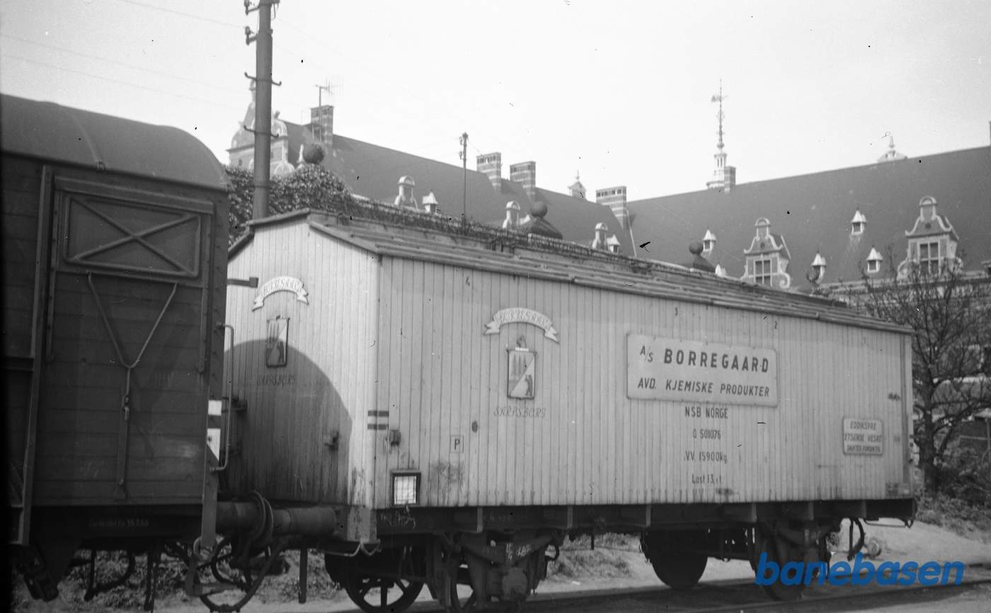 Beholdervogn med træbeklædning Beholdervogn med træbeklædning