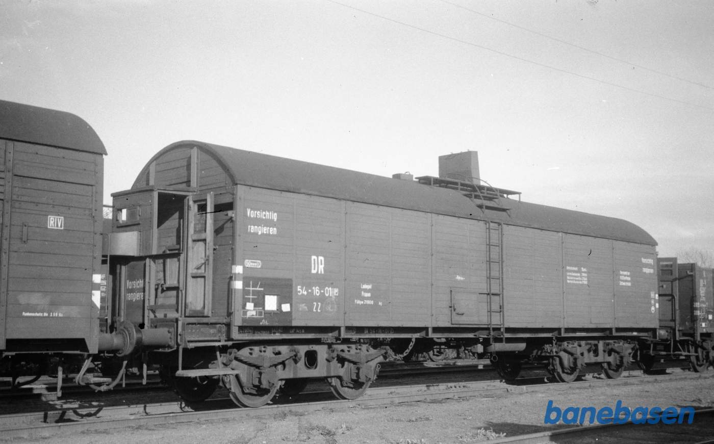 Beholdervogn med træbeklædning