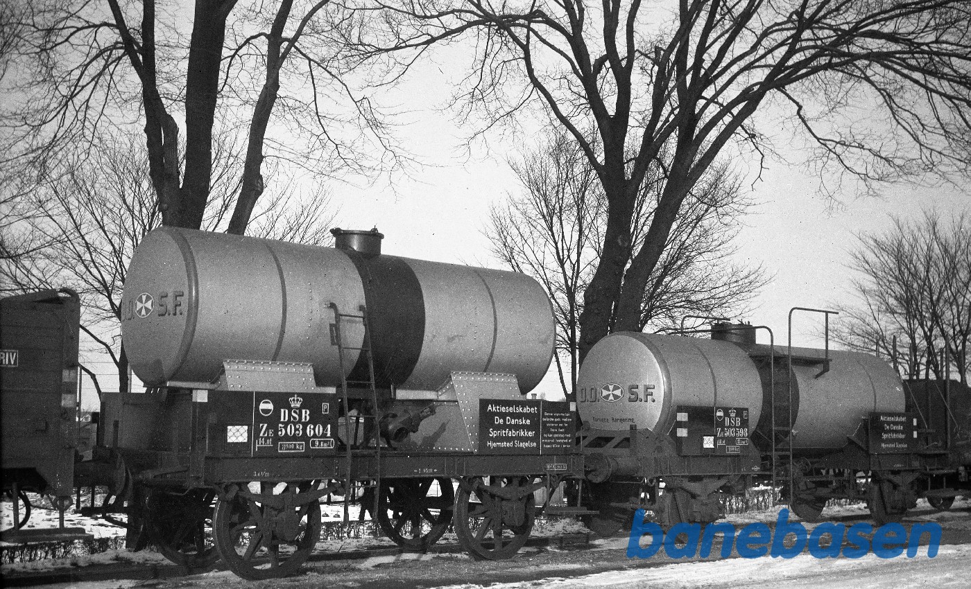 Beholdervogne ZE 503604 og ZE 503598 (DDSF) Beholdervogne ZE 503604 og ZE 503598 (DDSF)