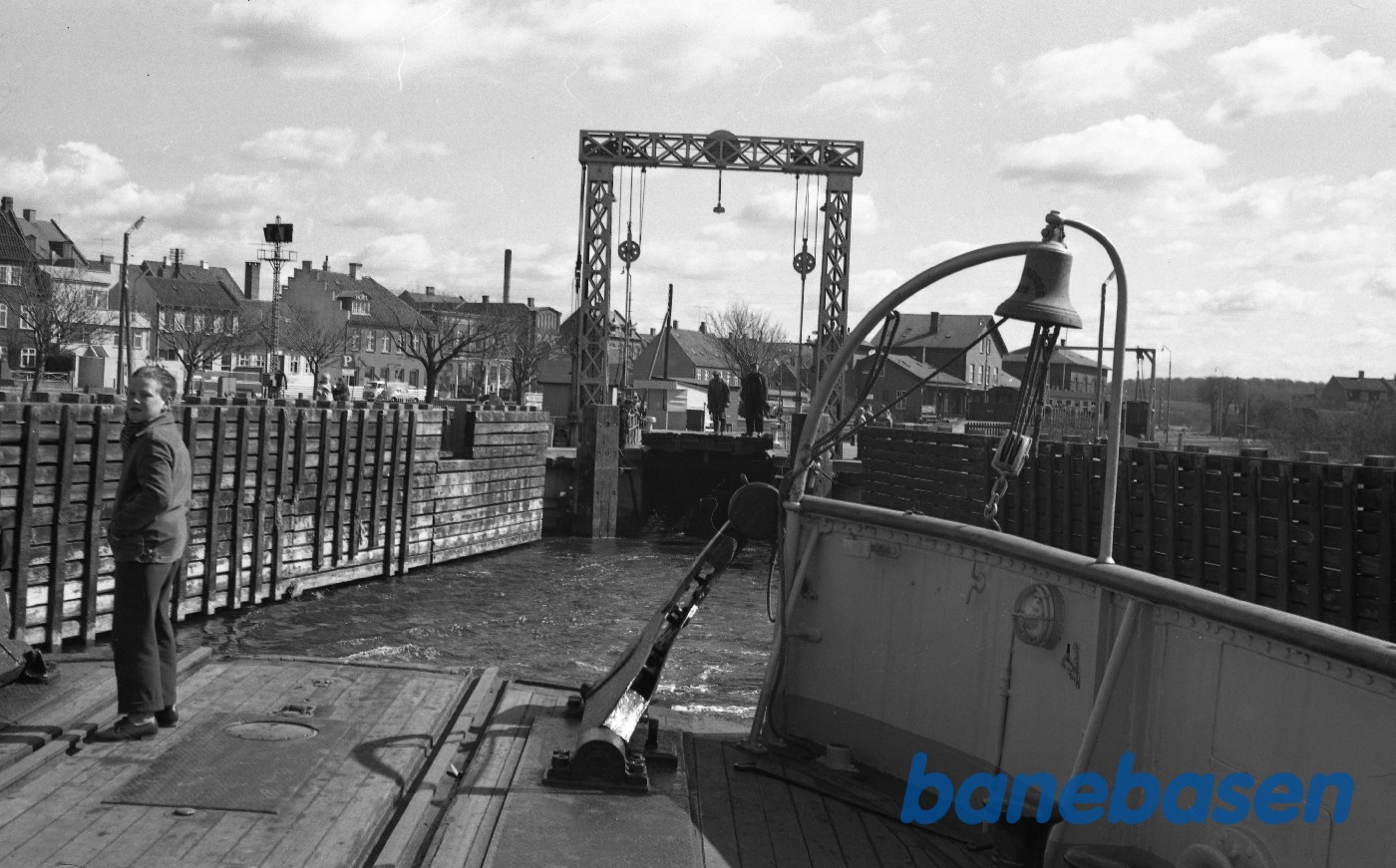 D/F Glyngøre på vej ud af færgelejet D/F Glyngøre på vej ud af færgelejet