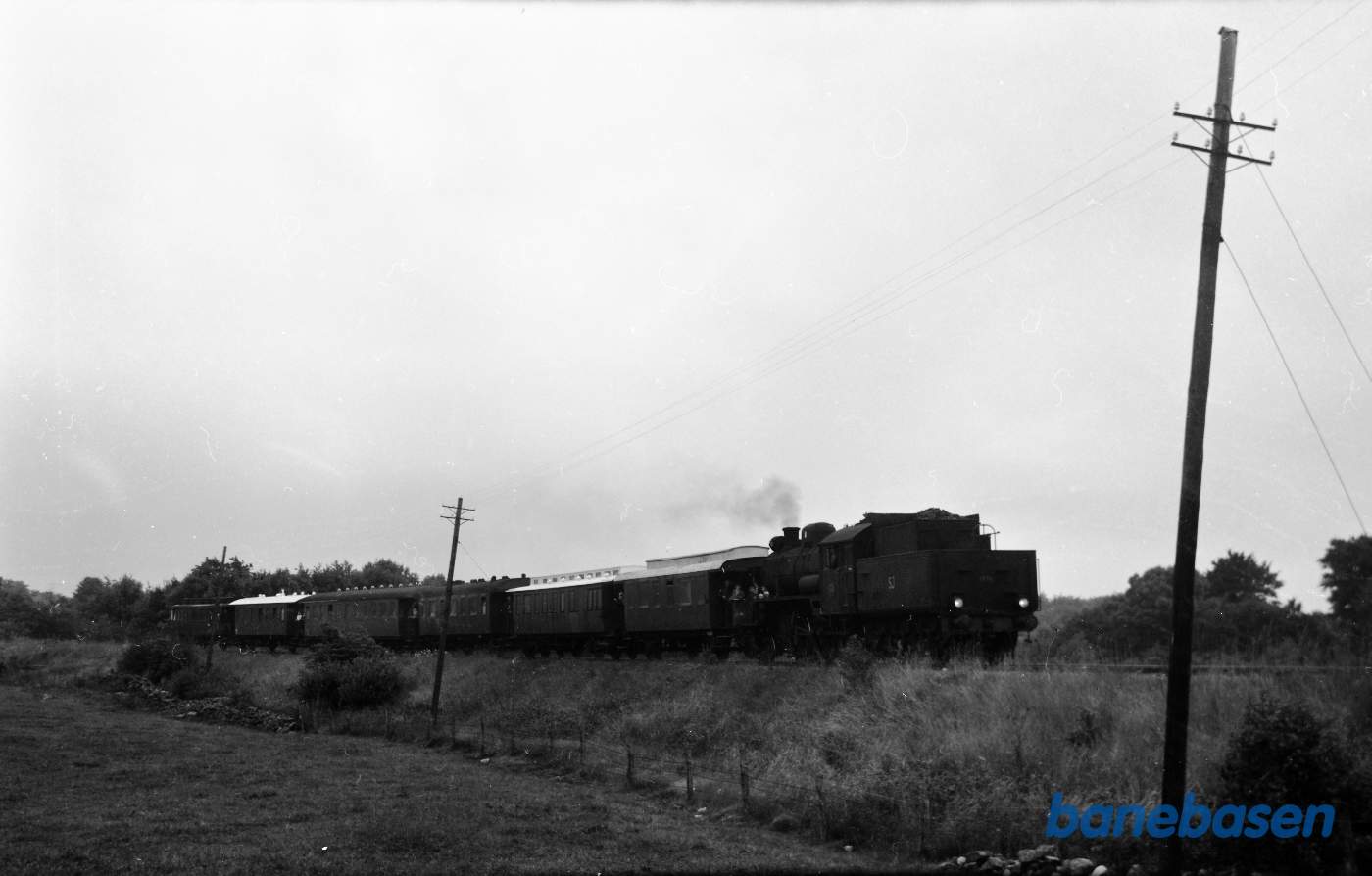 Damplokomotiv SJ L5 1778 med veterantog