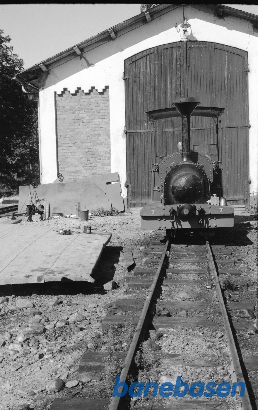 Damplokomotiv nr. 7 "HELGENÄS" Damplokomotiv nr. 7 "HELGENÄS"