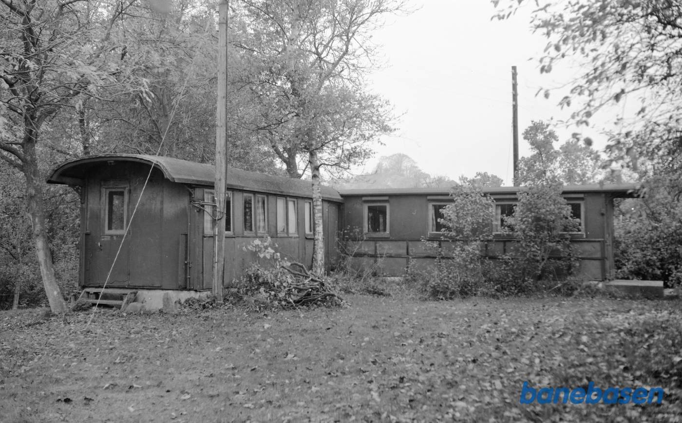 To smalsporede vognkasser fra personvogne ABA